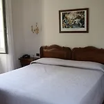 Szálloda La Torre Castiglione dʼIntelvi