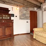 Szálloda La Torre Castiglione dʼIntelvi