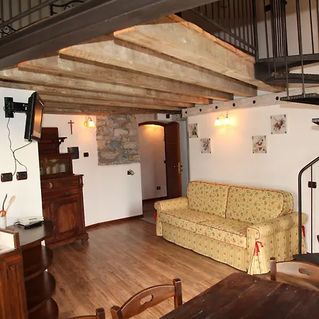 La Torre 3* Castiglione dʼIntelvi