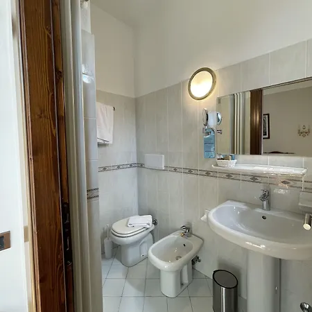 La Torre 3* Castiglione dʼIntelvi