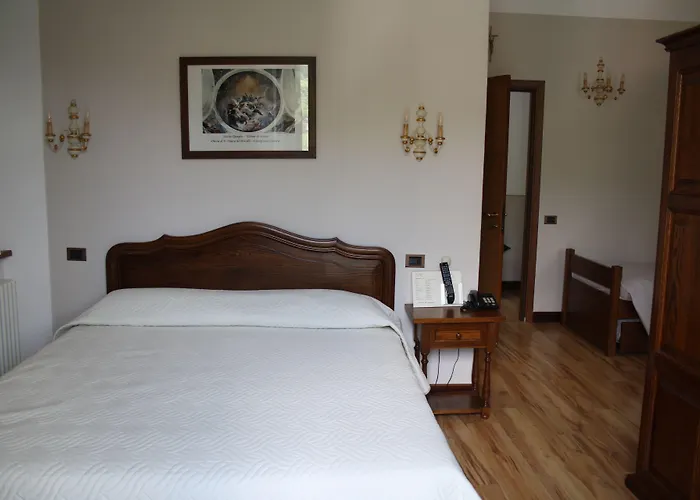 La Torre 3* Castiglione dʼIntelvi