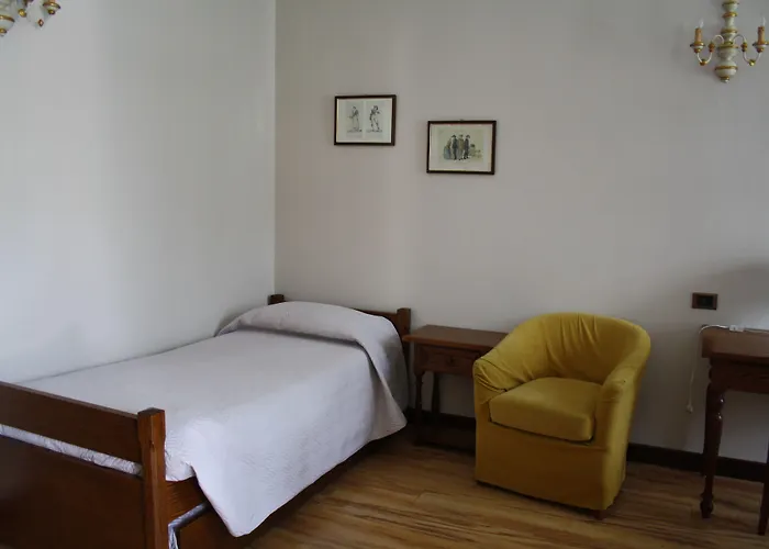 La Torre 3* Castiglione dʼIntelvi