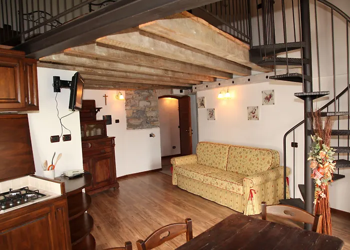 La Torre 3* Castiglione dʼIntelvi