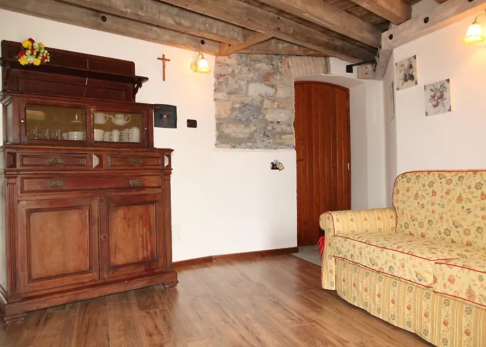 Hotel La Torre Castiglione dʼIntelvi