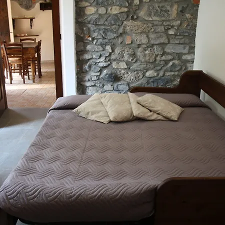 La Torre Otel Castiglione dʼIntelvi