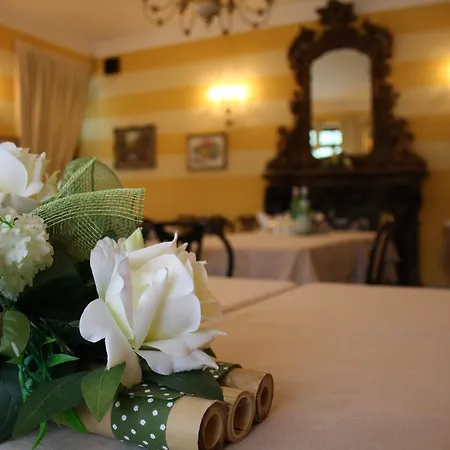 Otel La Torre Castiglione dʼIntelvi