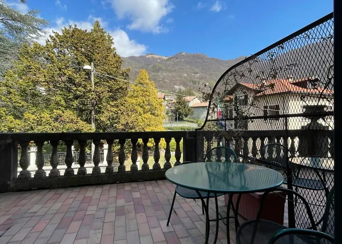 Hotel La Torre Castiglione dʼIntelvi