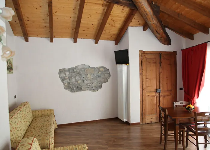 La Torre 3* Castiglione dʼIntelvi