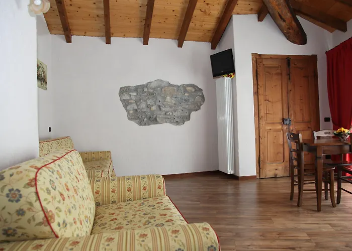 La Torre Hotel Castiglione dʼIntelvi