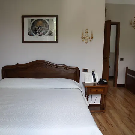 La Torre 3* Castiglione dʼIntelvi