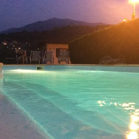 Otel La Torre Castiglione dʼIntelvi